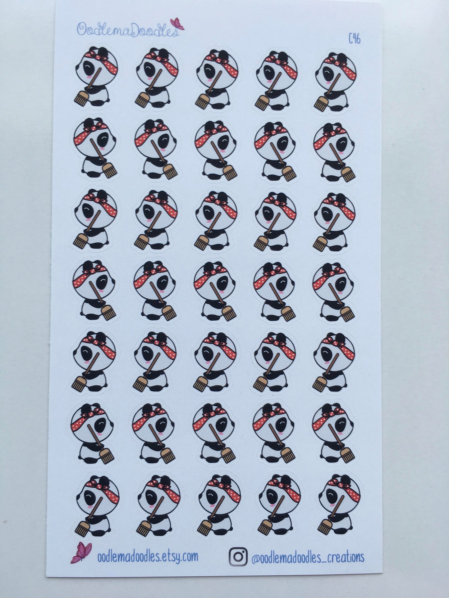 Kawaii Panda Cleaning