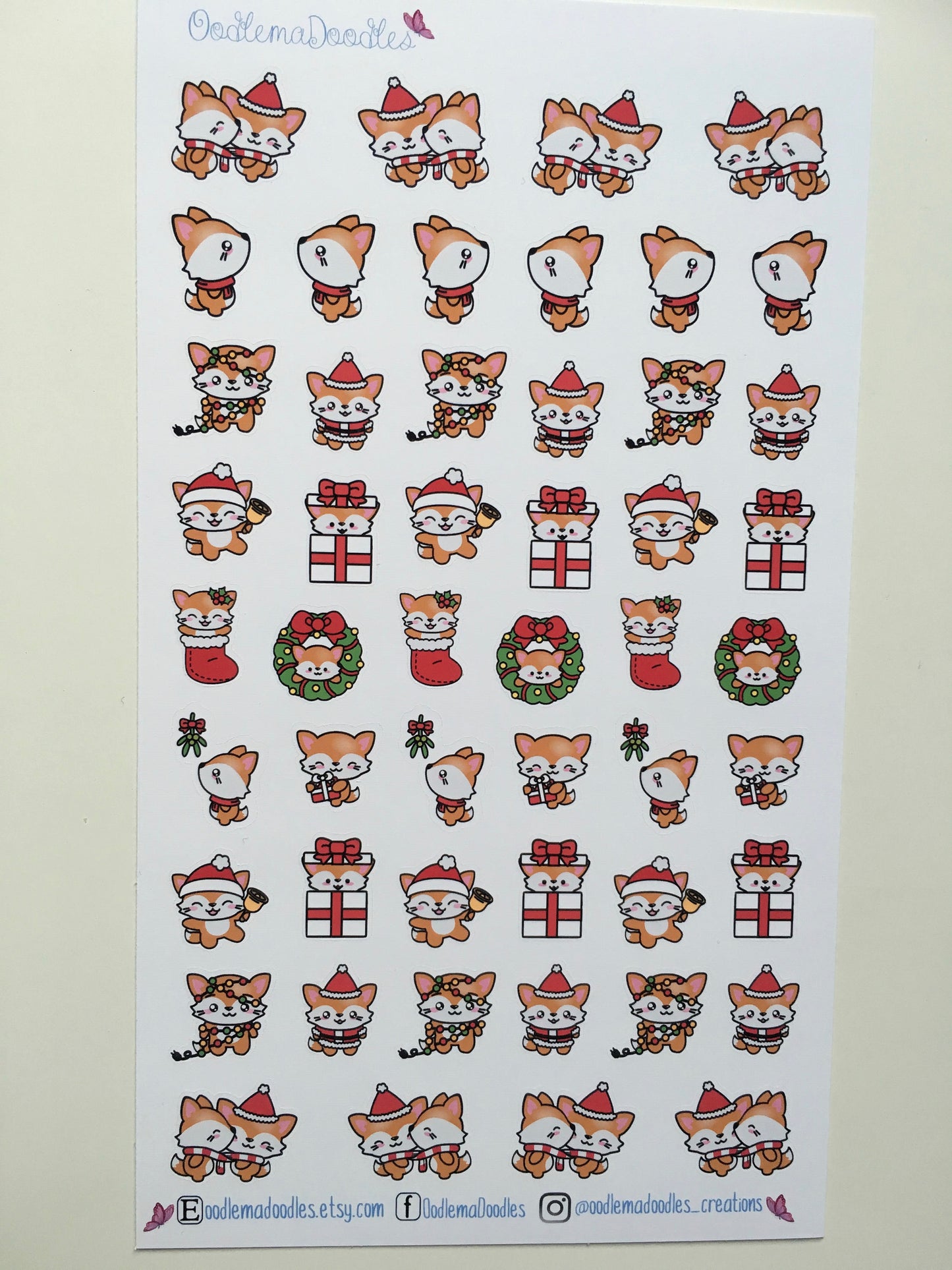 Kawaii Christmas Foxes :